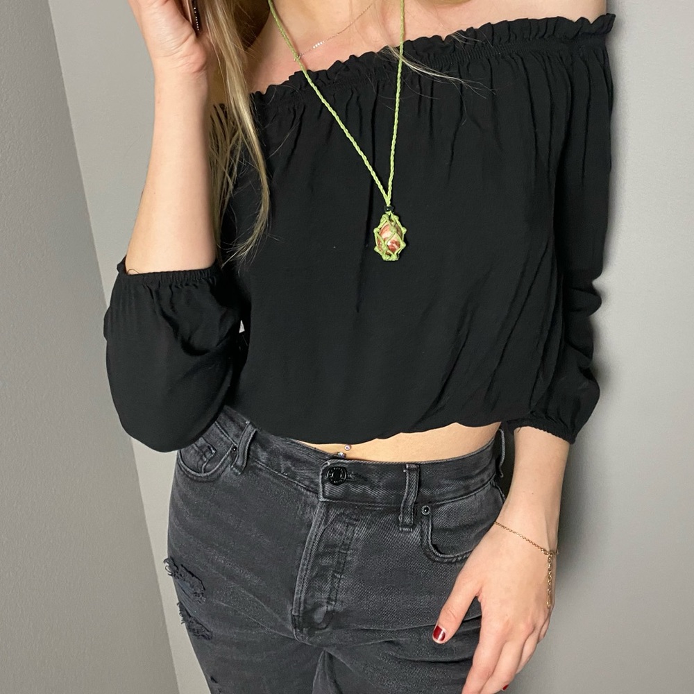 OFF THE SHOULDER BLOUSE